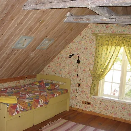 Punane Taanlane * Kuressaare